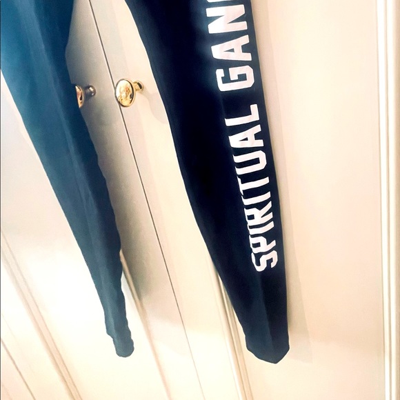 Spiritual Gangster Black leggings. Inside pocket. - Picture 11 of 13